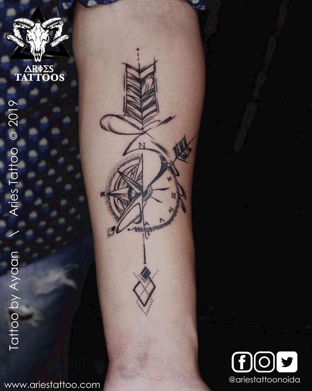 arrow with compass tattoo designs for men 0089