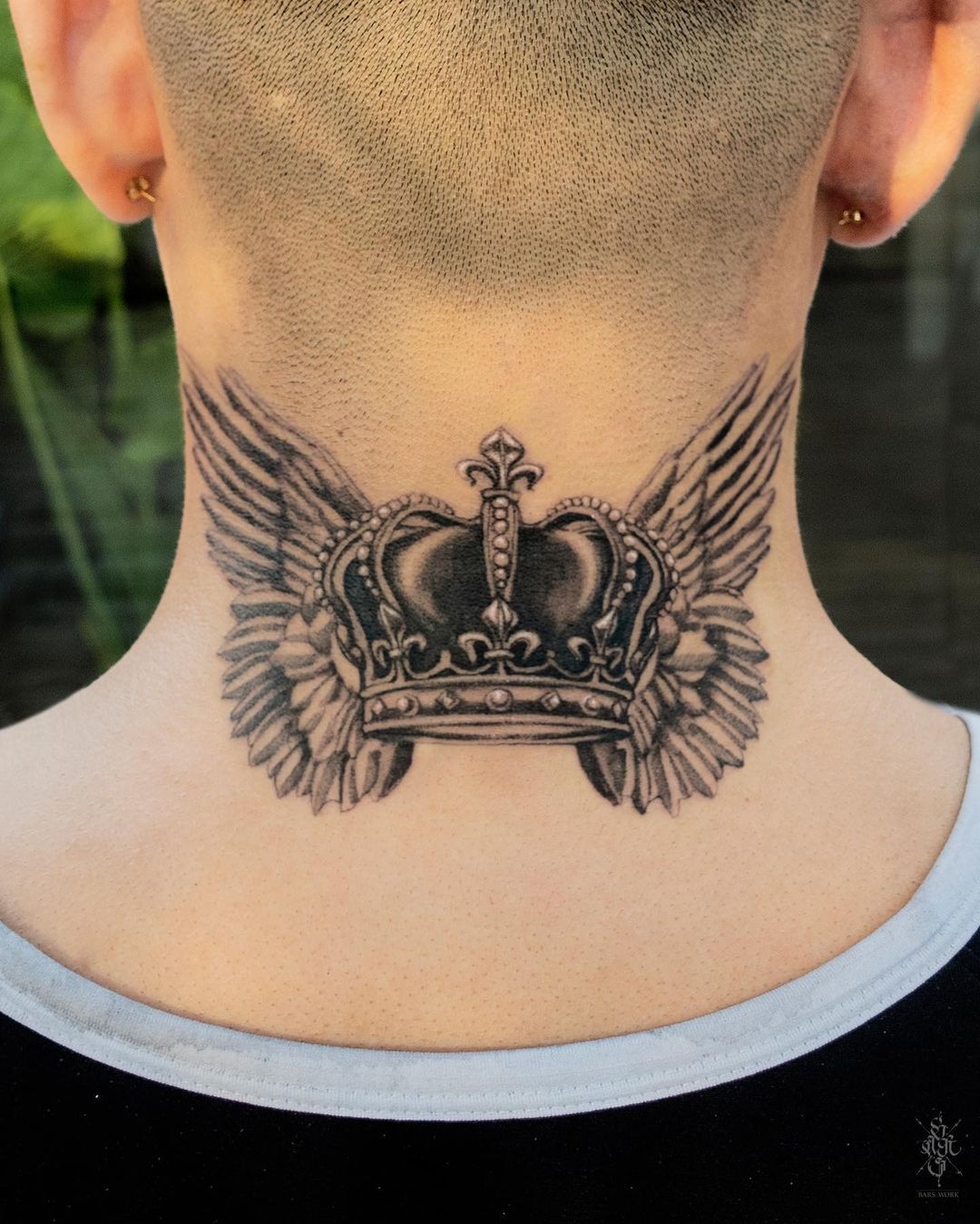 back of neck tattoos for men 0030