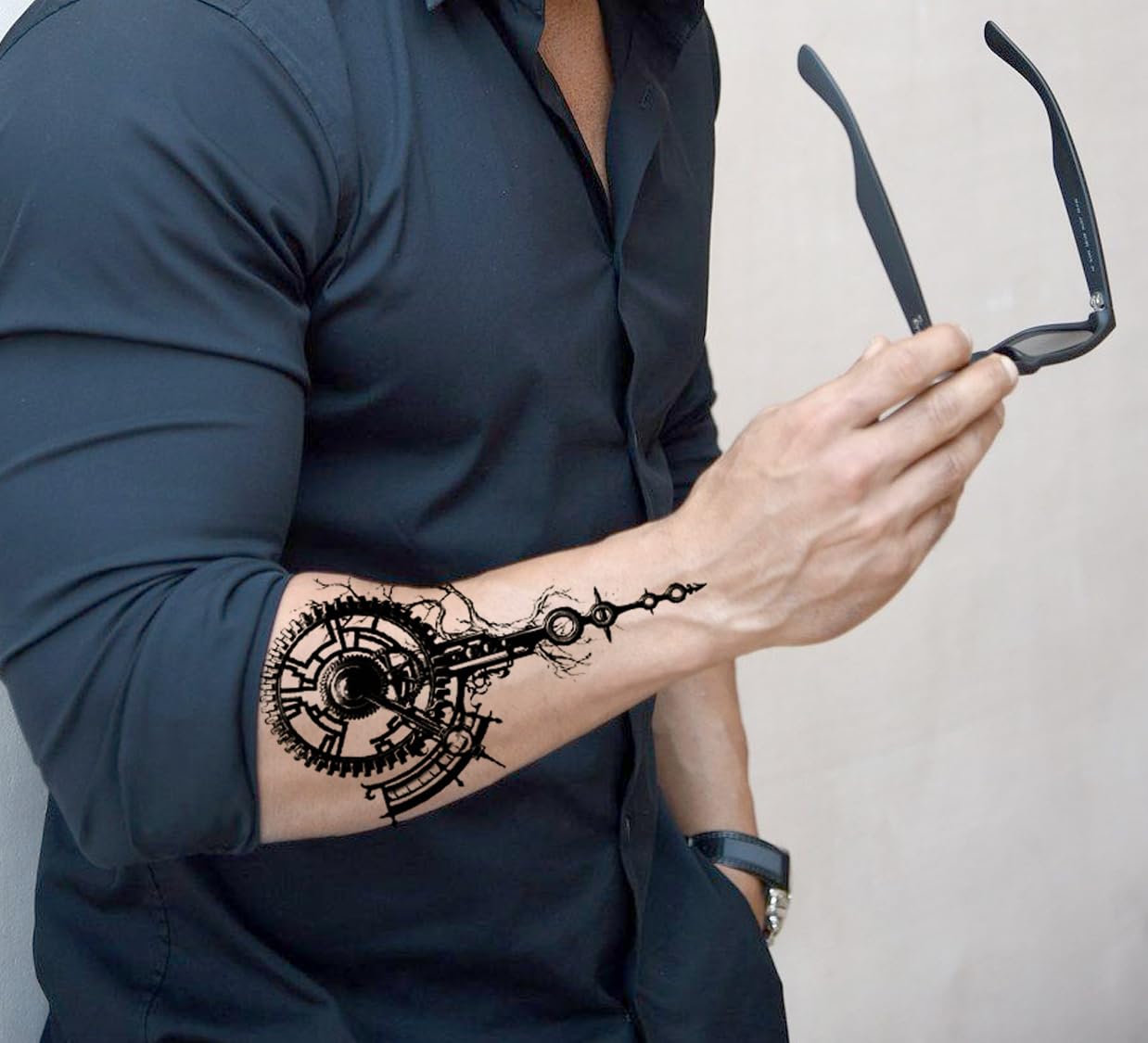 best tattoo on hand for men 0013