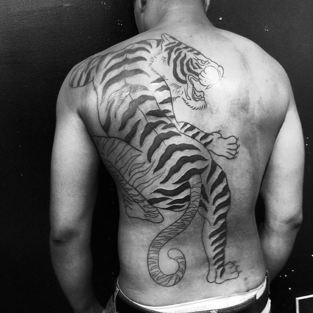 black back tattoos for men 0052