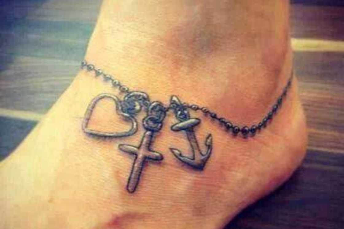 chain tattoos for men 0058