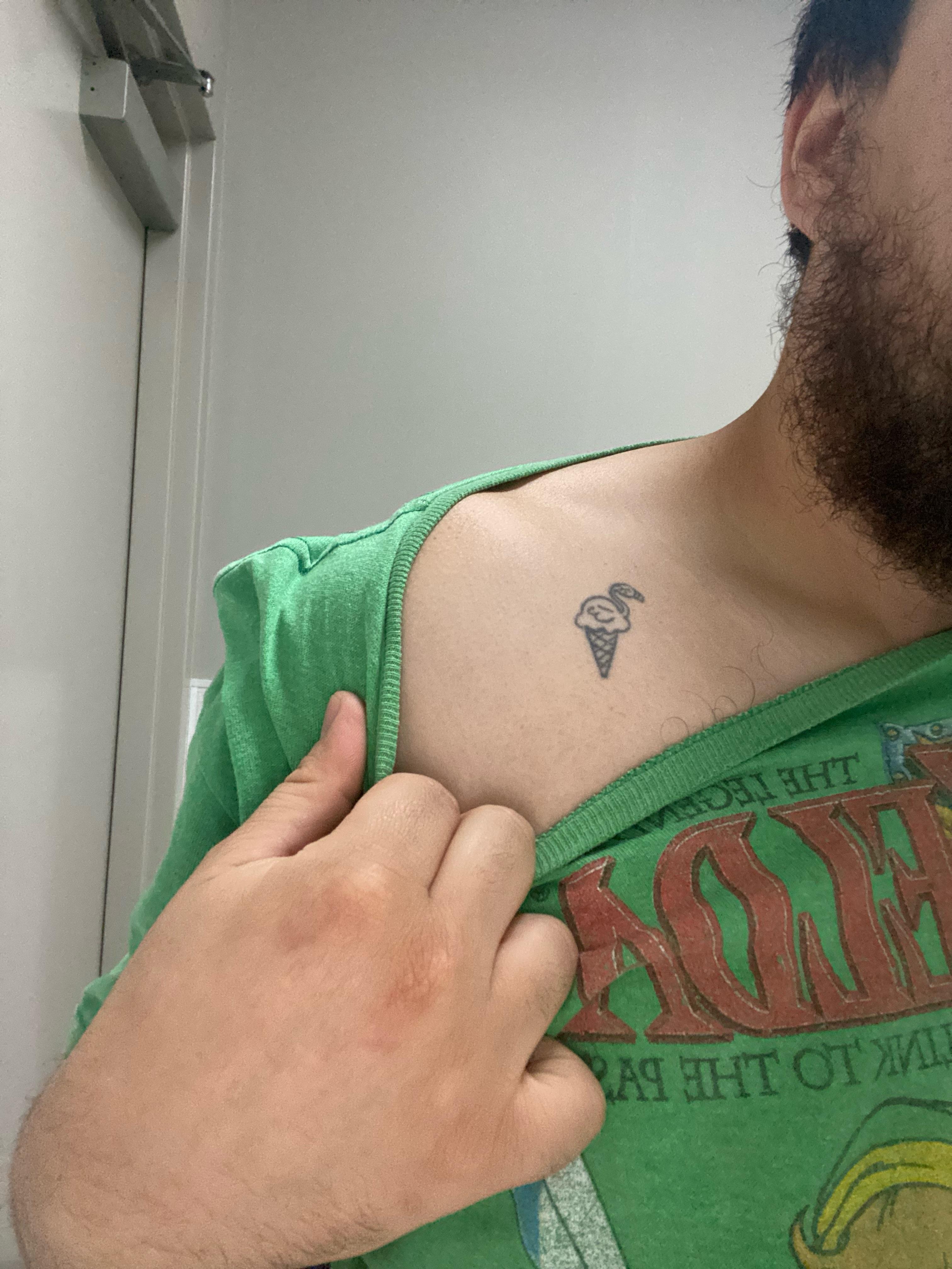 collar bone tattoos for men 0012