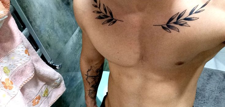 collar bone tattoos for men 0055