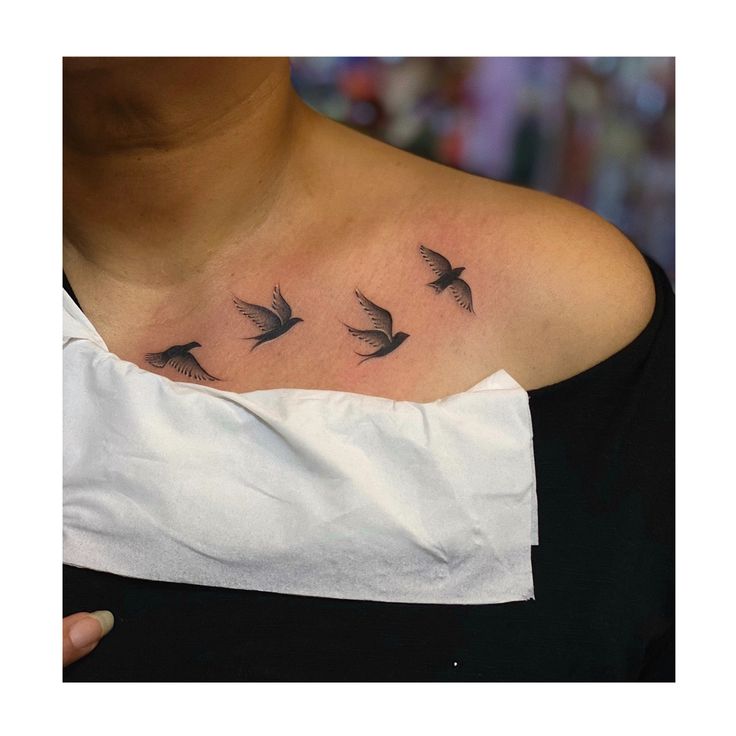 collar bone tattoos for men 0093