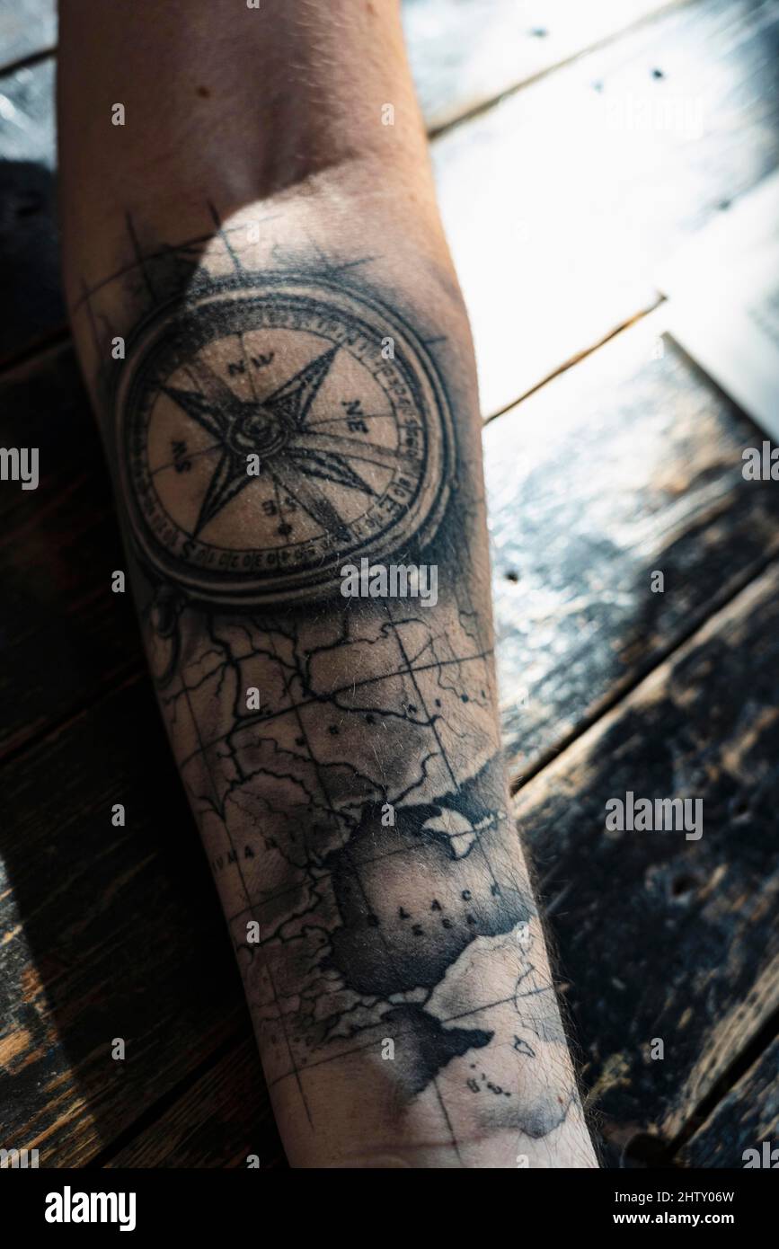 compass forearm tattoos for men 0046