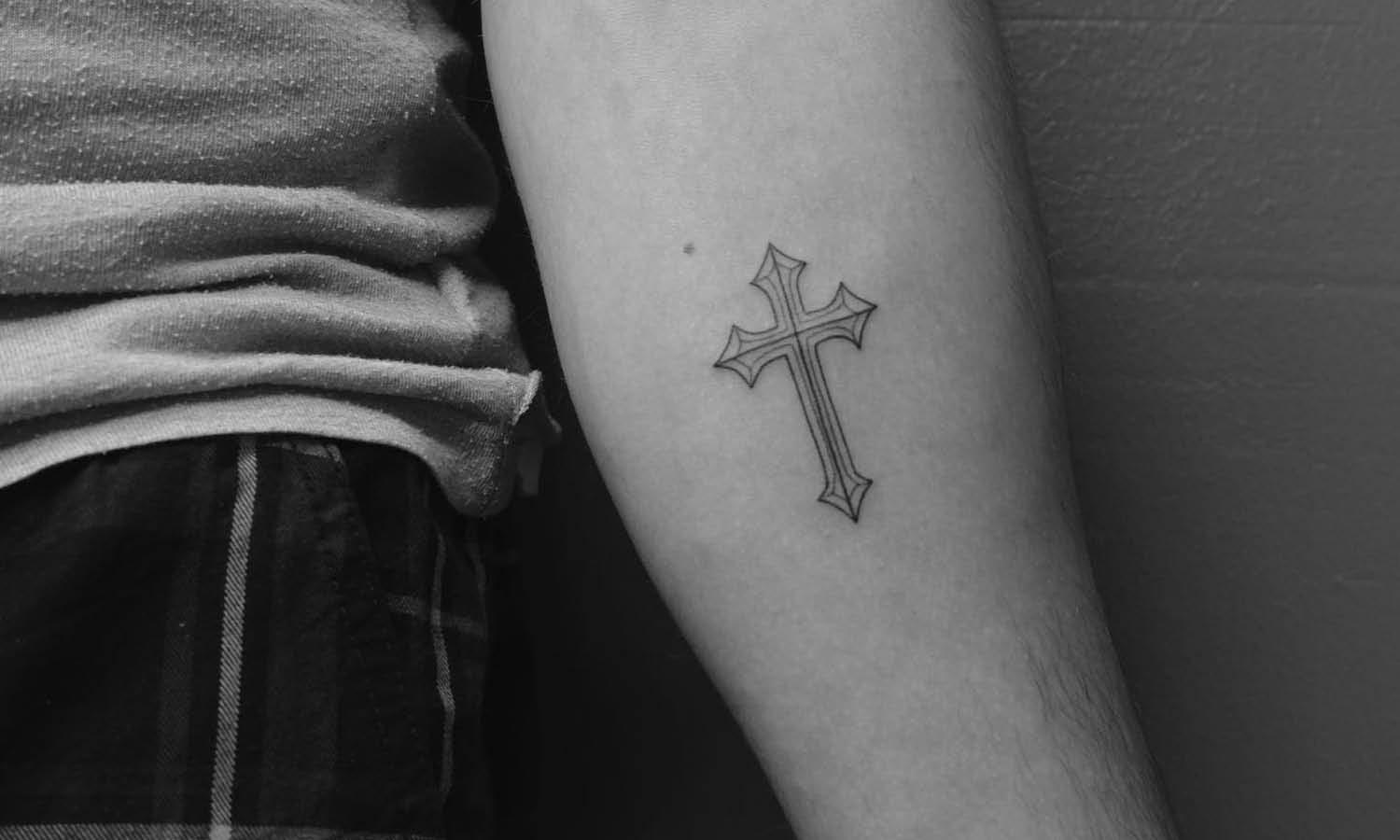 Cross tattoos for men on back 0018