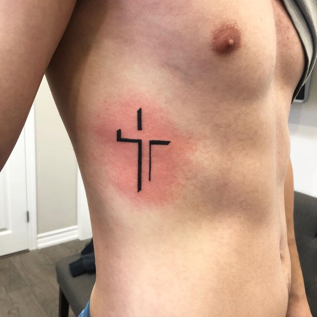 Cross tattoos for men on back 0086