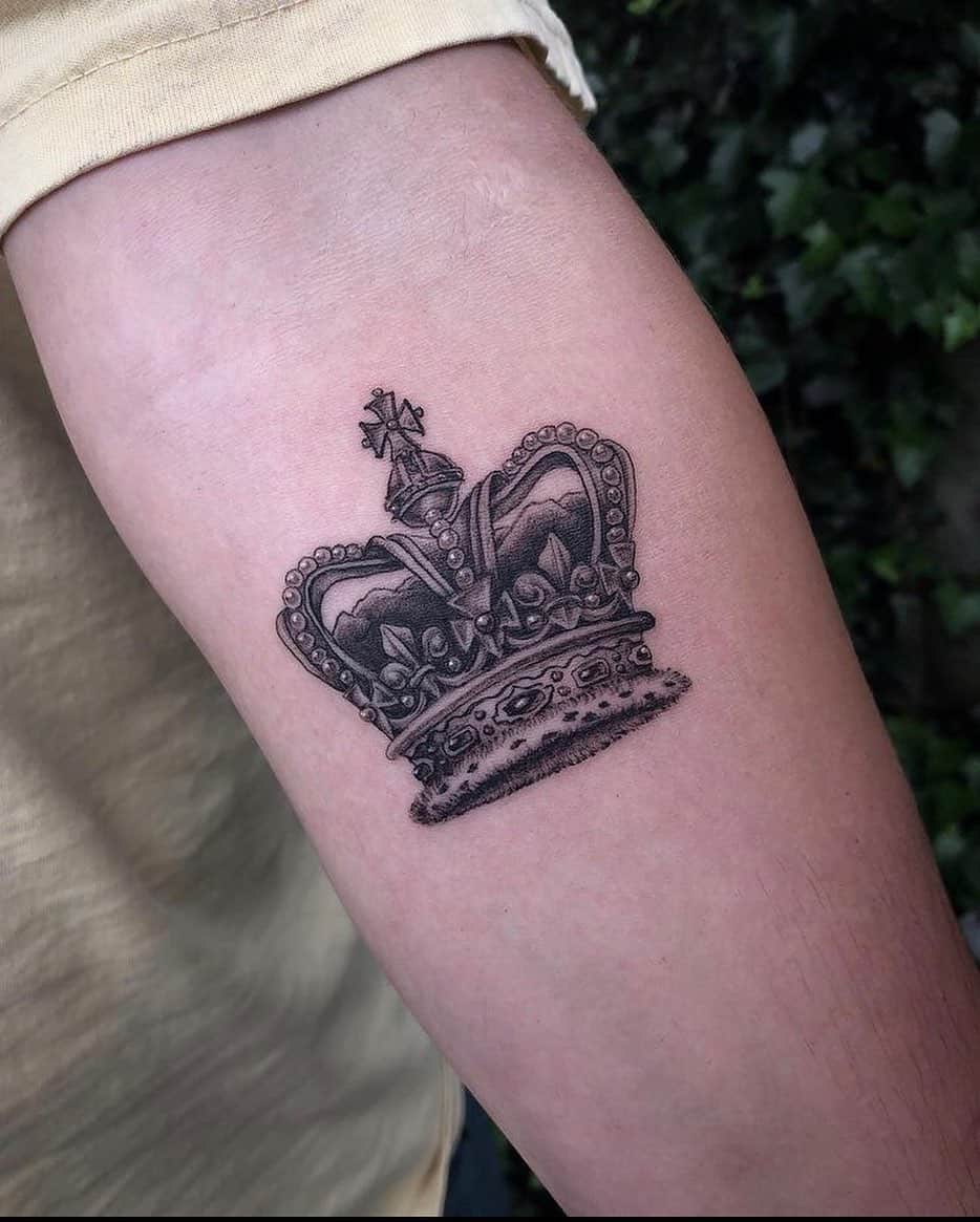 Crown tattoos for men 0012