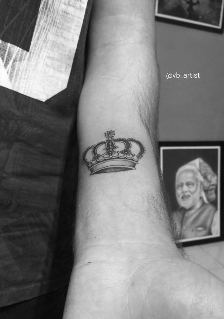 Crown tattoos for men 0097