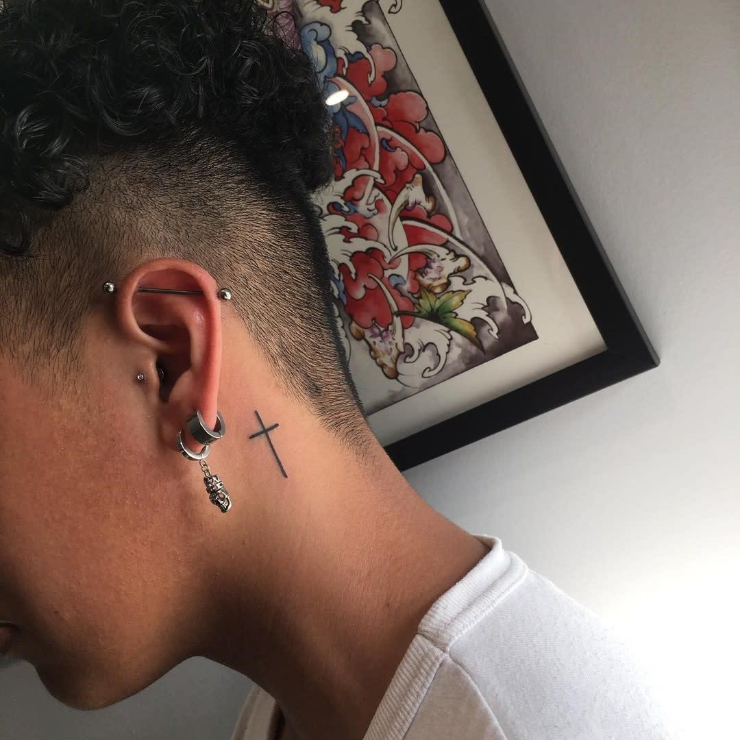 ear tattoos for men 0011