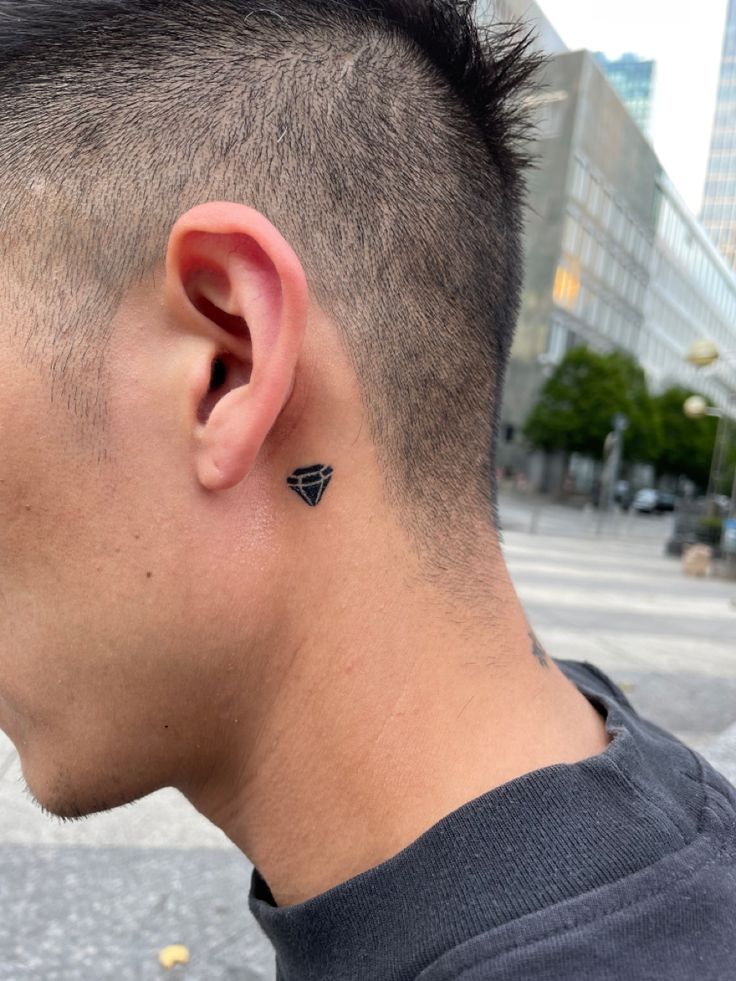 ear tattoos for men 0073