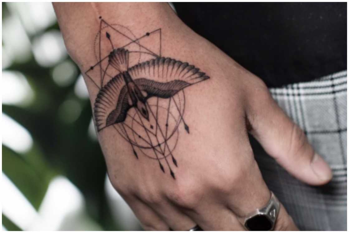 eye hand tattoos for men 0019