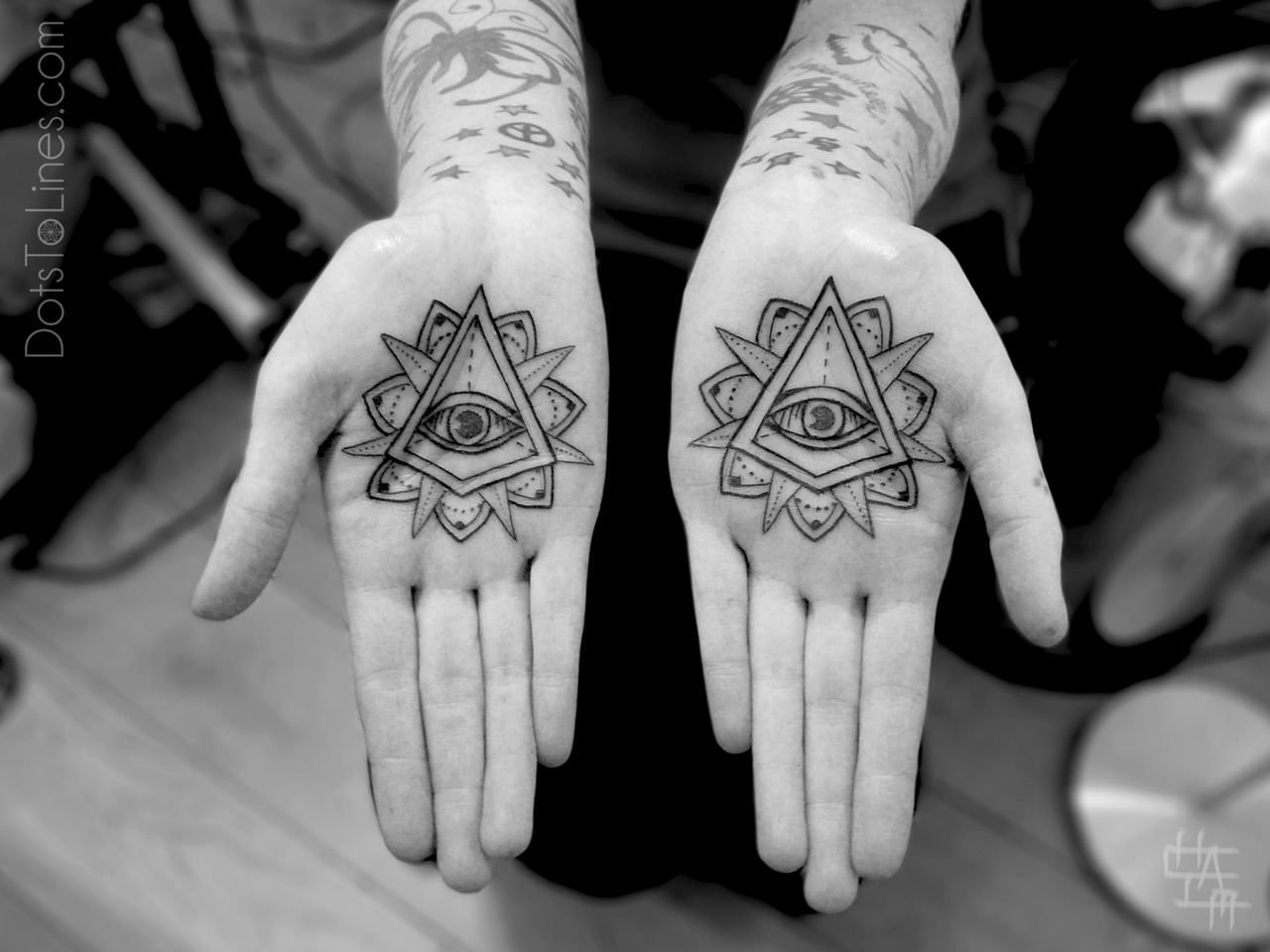 eye hand tattoos for men 0070