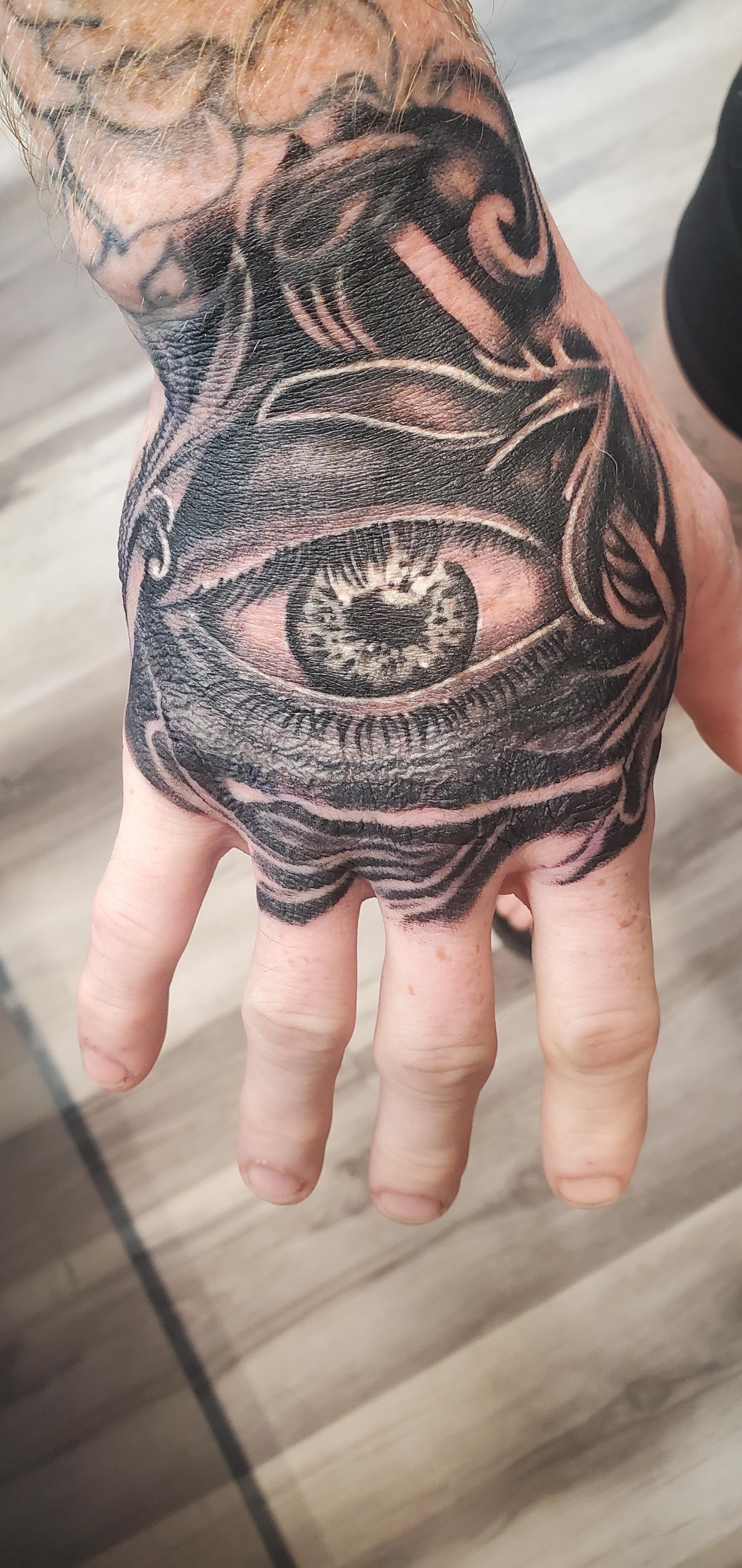 eye hand tattoos for men 0093