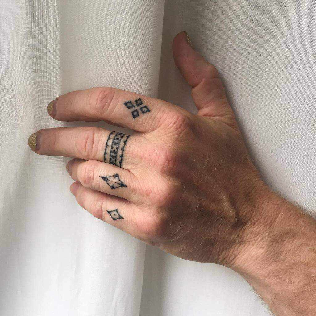 finger tattoos for men 0010