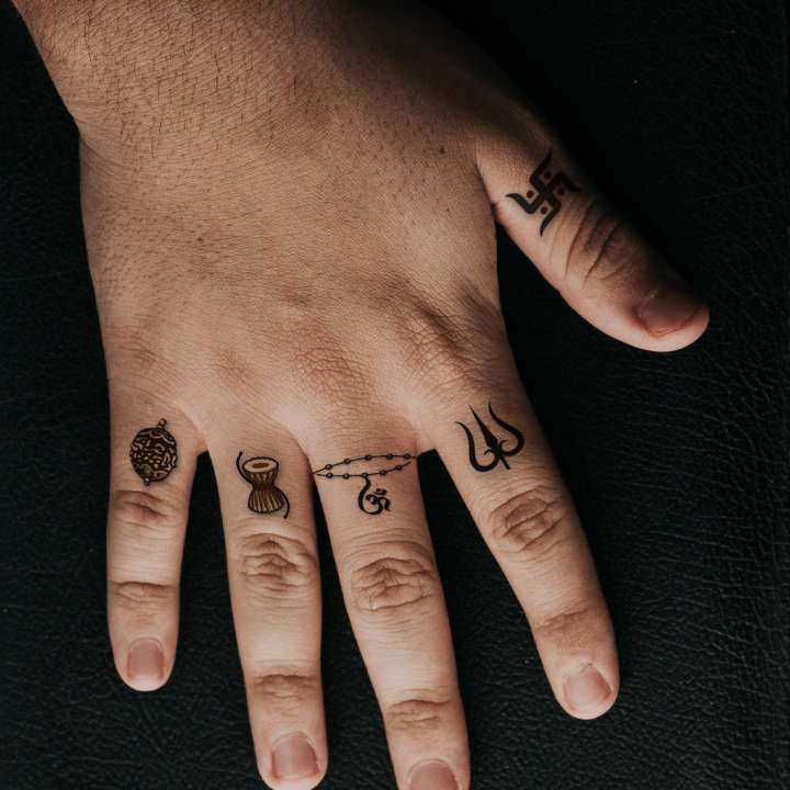 finger tattoos for men 0057