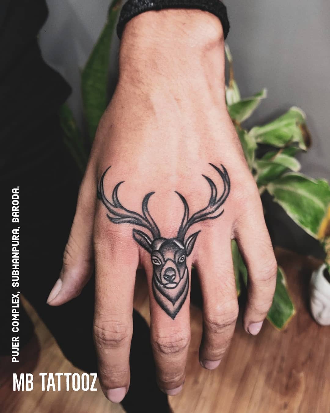 finger tattoos for men 0074