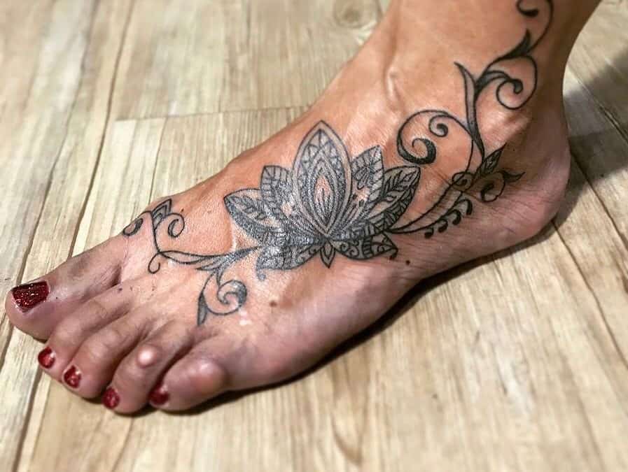 foot tattoos for men 0033