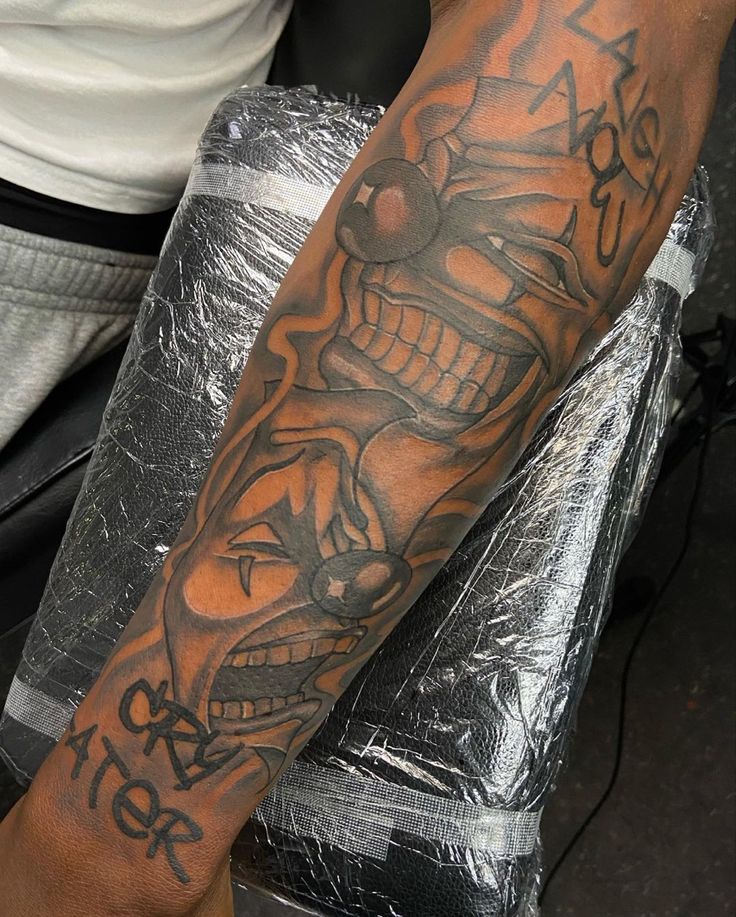 upper sleeve tattoo ideas for black men 0020