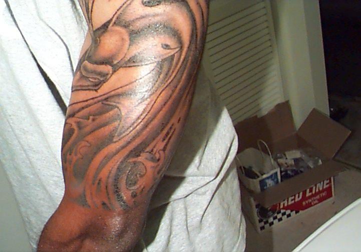 upper sleeve tattoo ideas for black men 0051