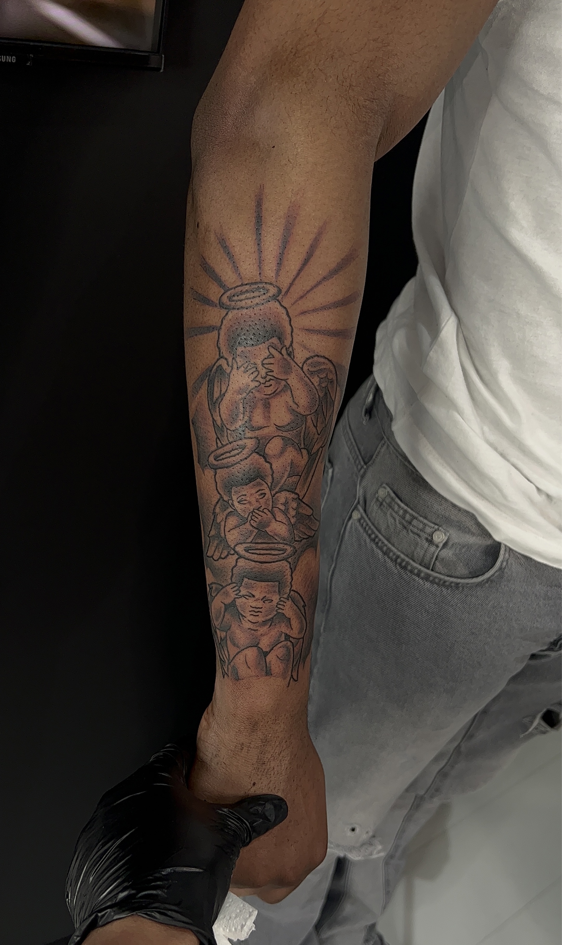 upper sleeve tattoo ideas for black men 0056