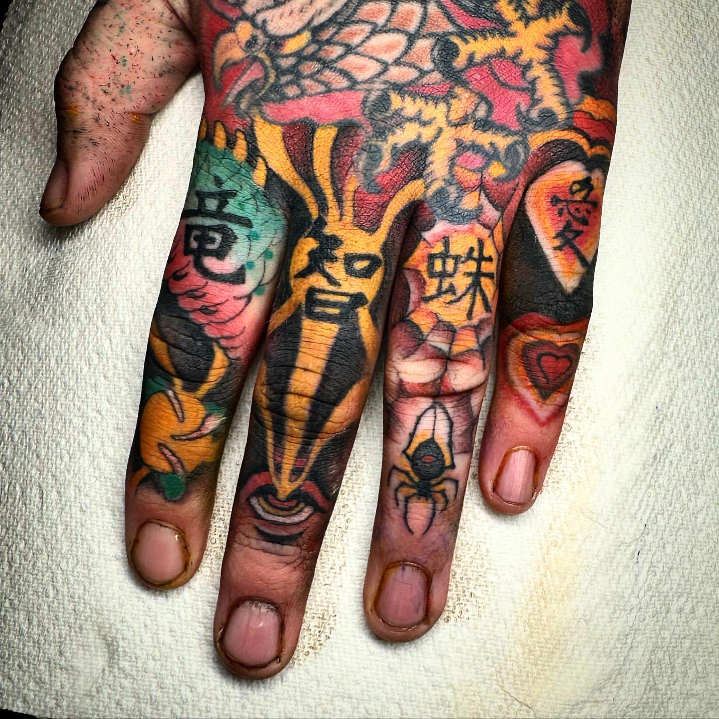 hand tattoos for men 0024