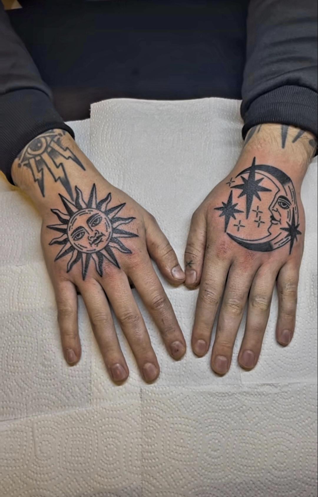 hand tattoos for men 0082