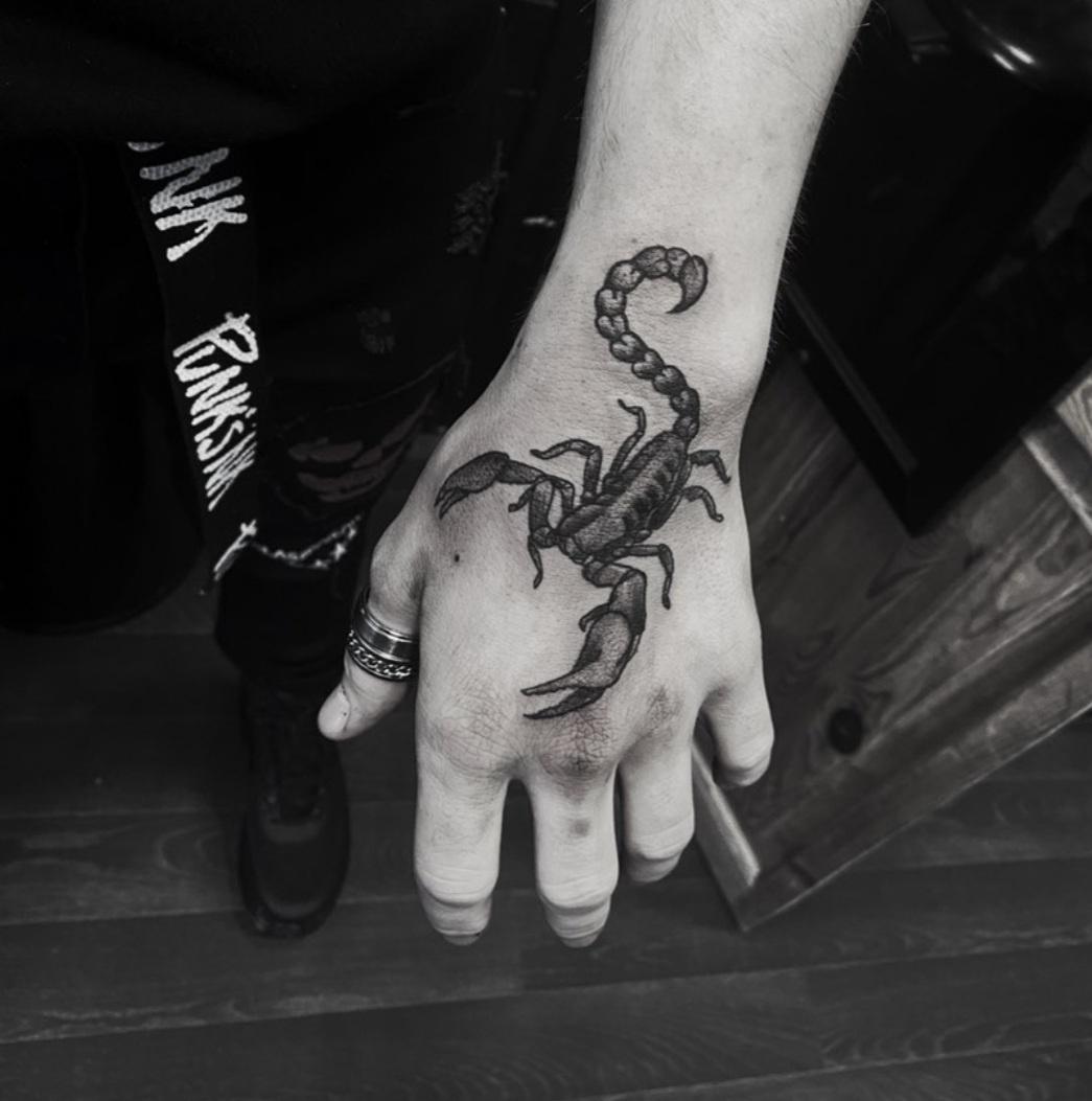 hand tattoos ideas for men