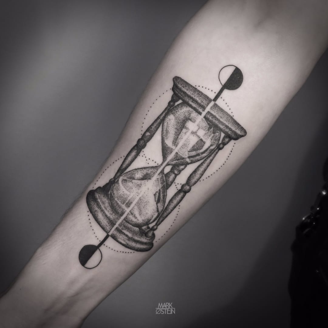 hourglass tattoos for men meaning