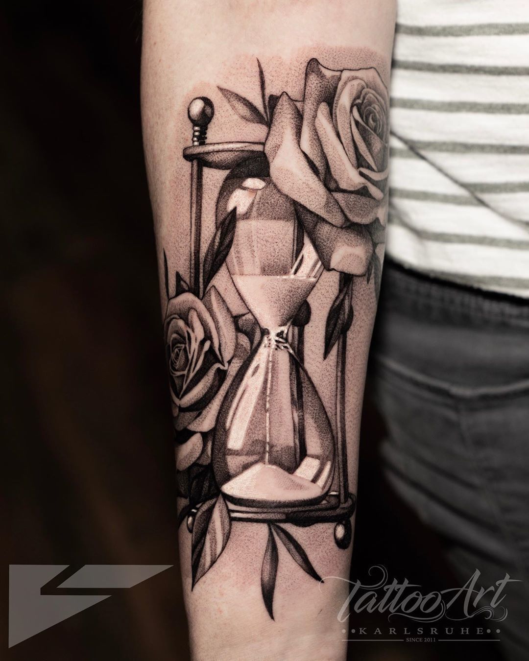 hourglass tattoos for men 0086