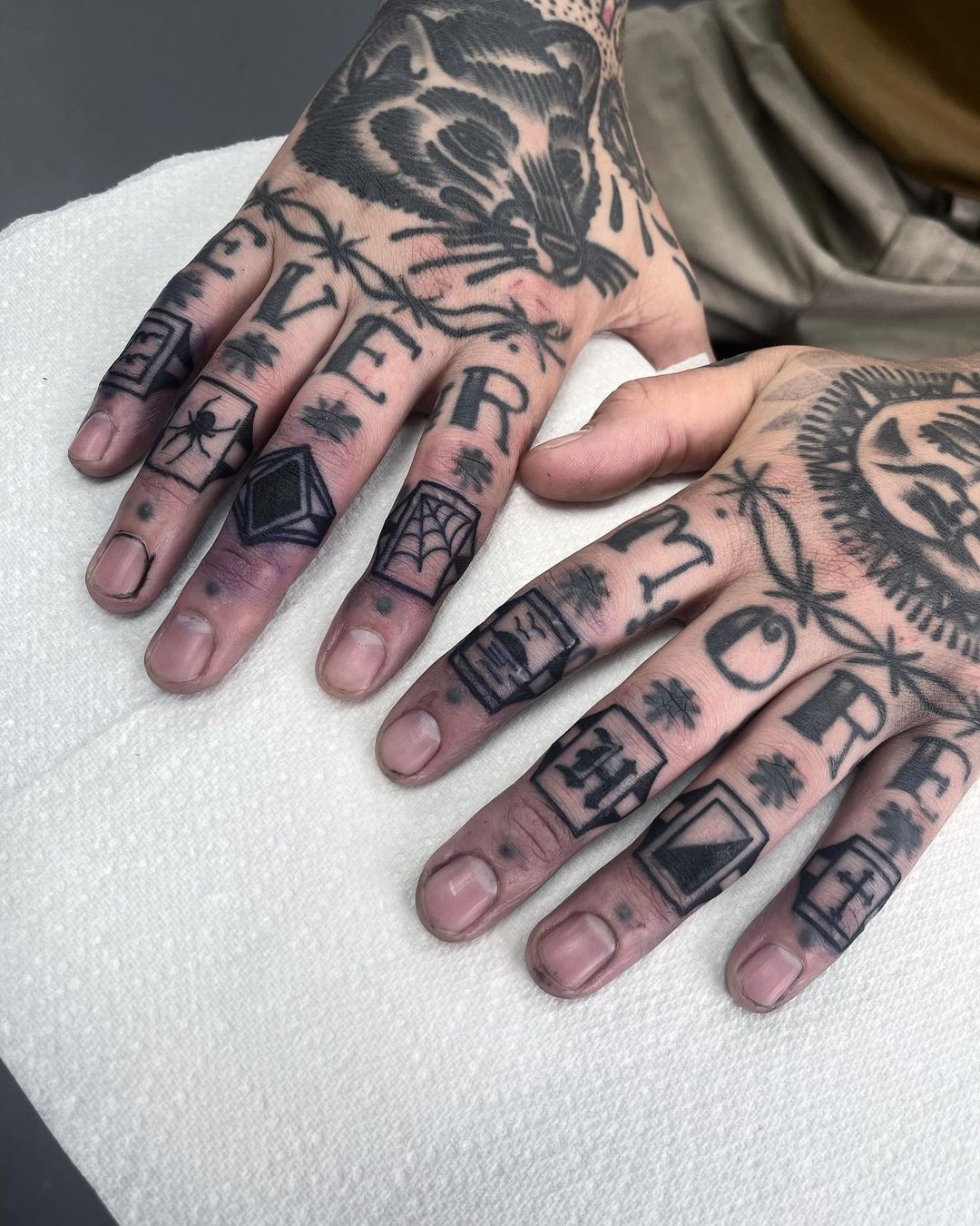 knuckle tattoos for men 0047