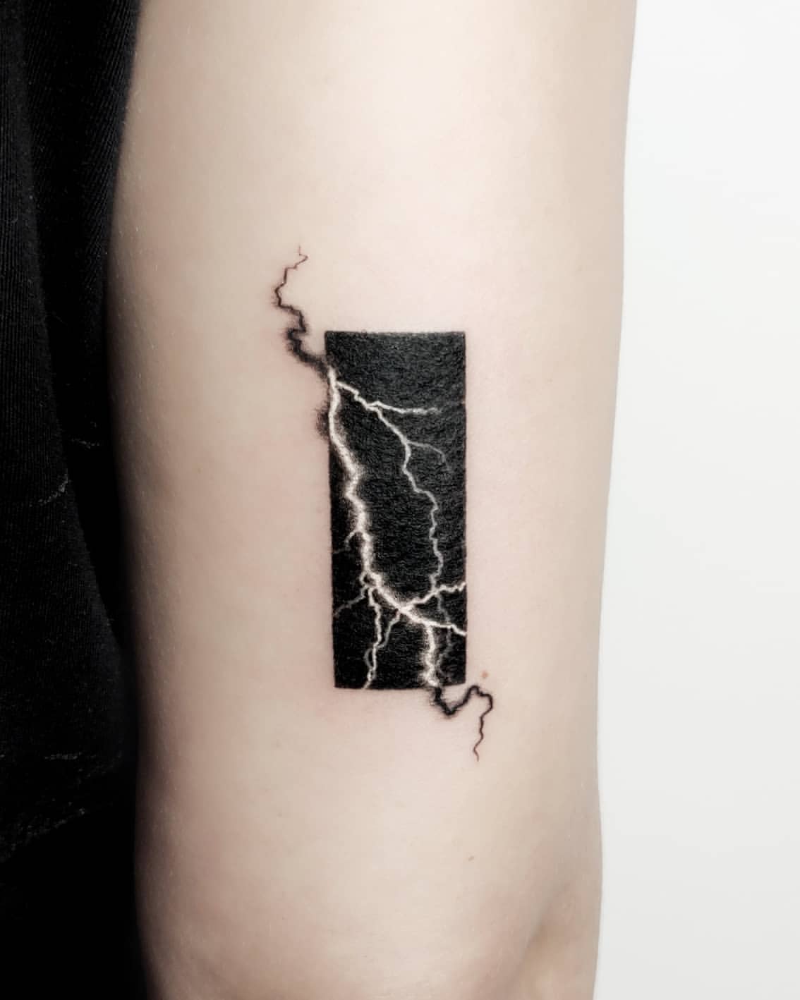 lightning tattoos for men 0098