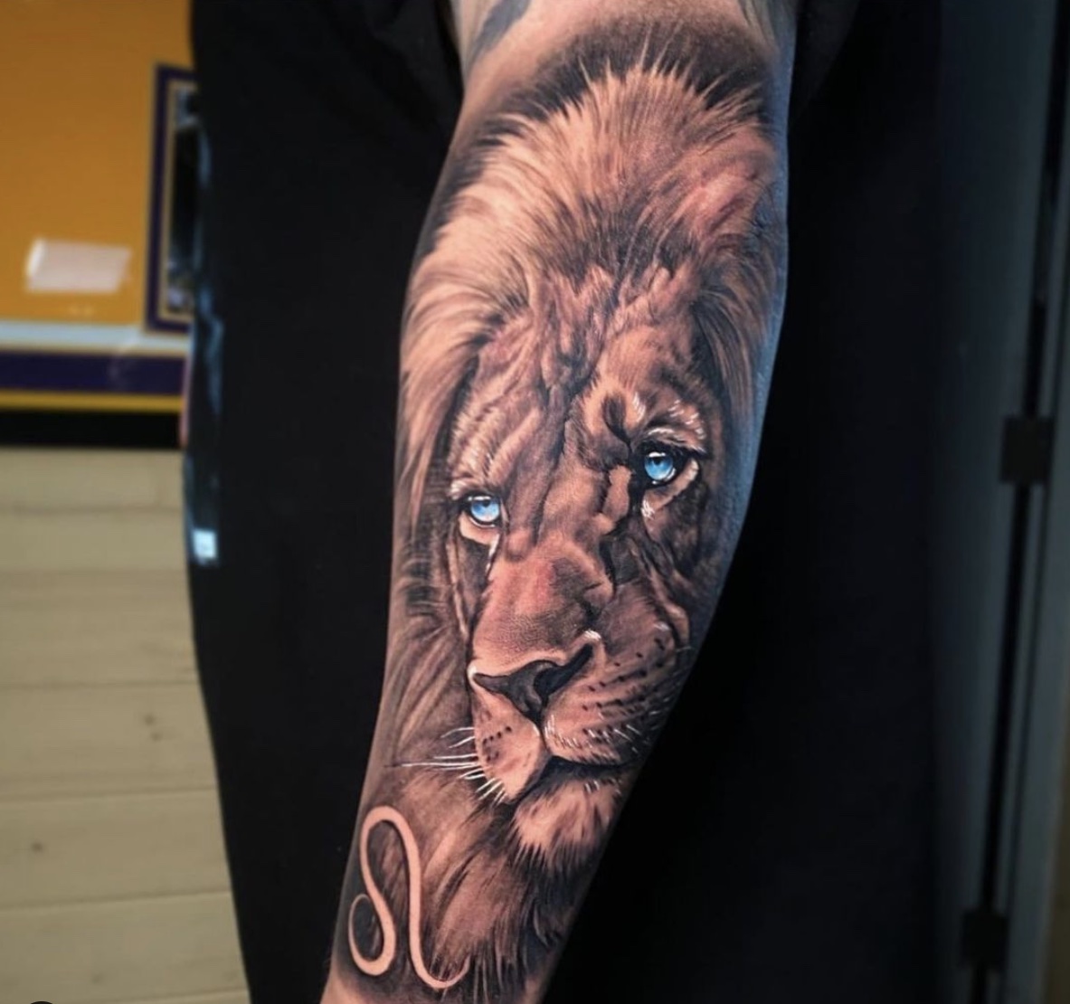 lion back tattoos for men 0013