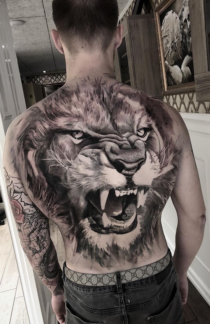 lion back tattoos for men 0097