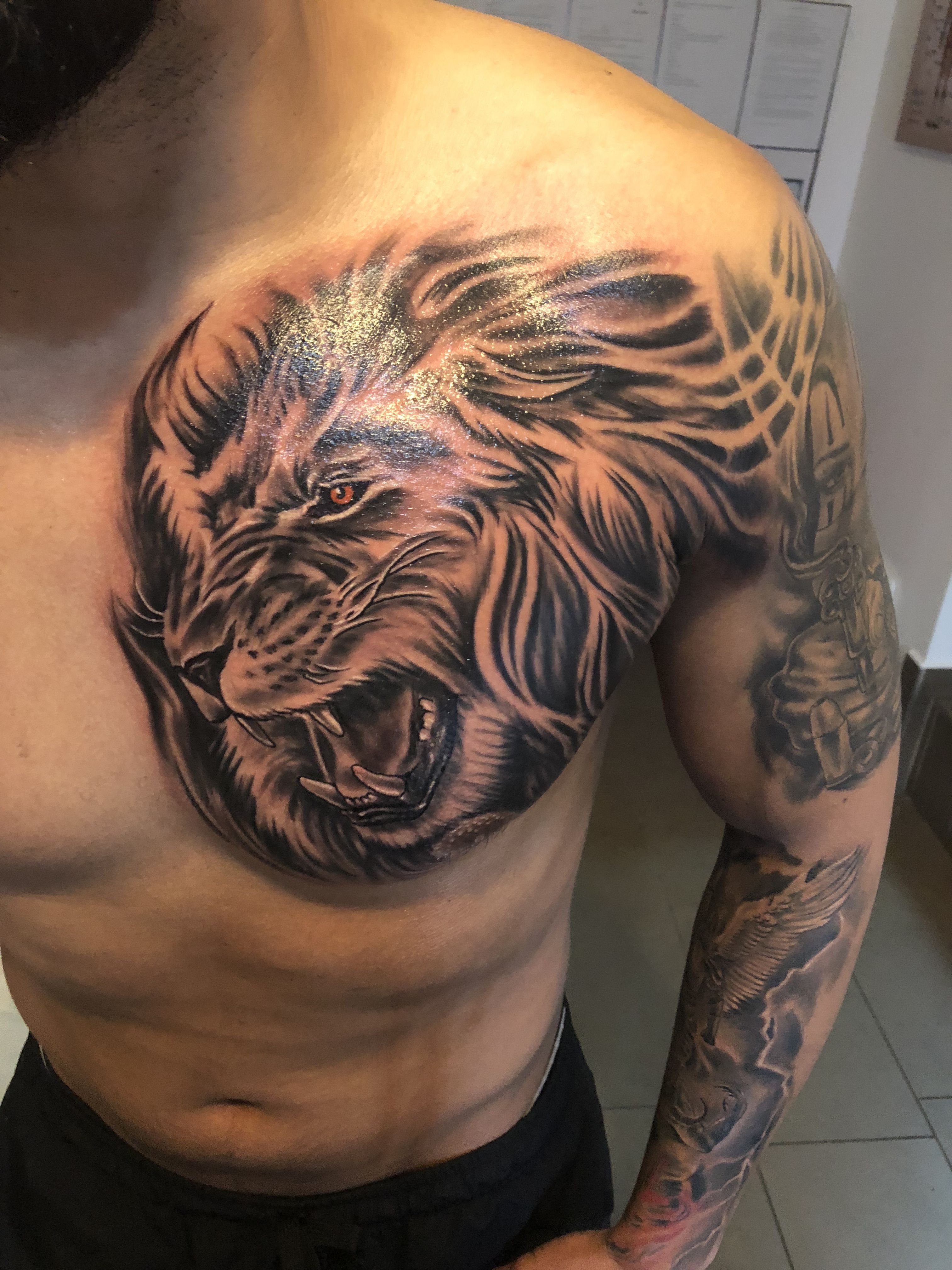 lion chest tattoos for men 0023