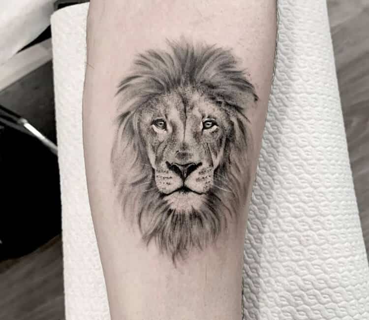 lion chest tattoos for men 0049