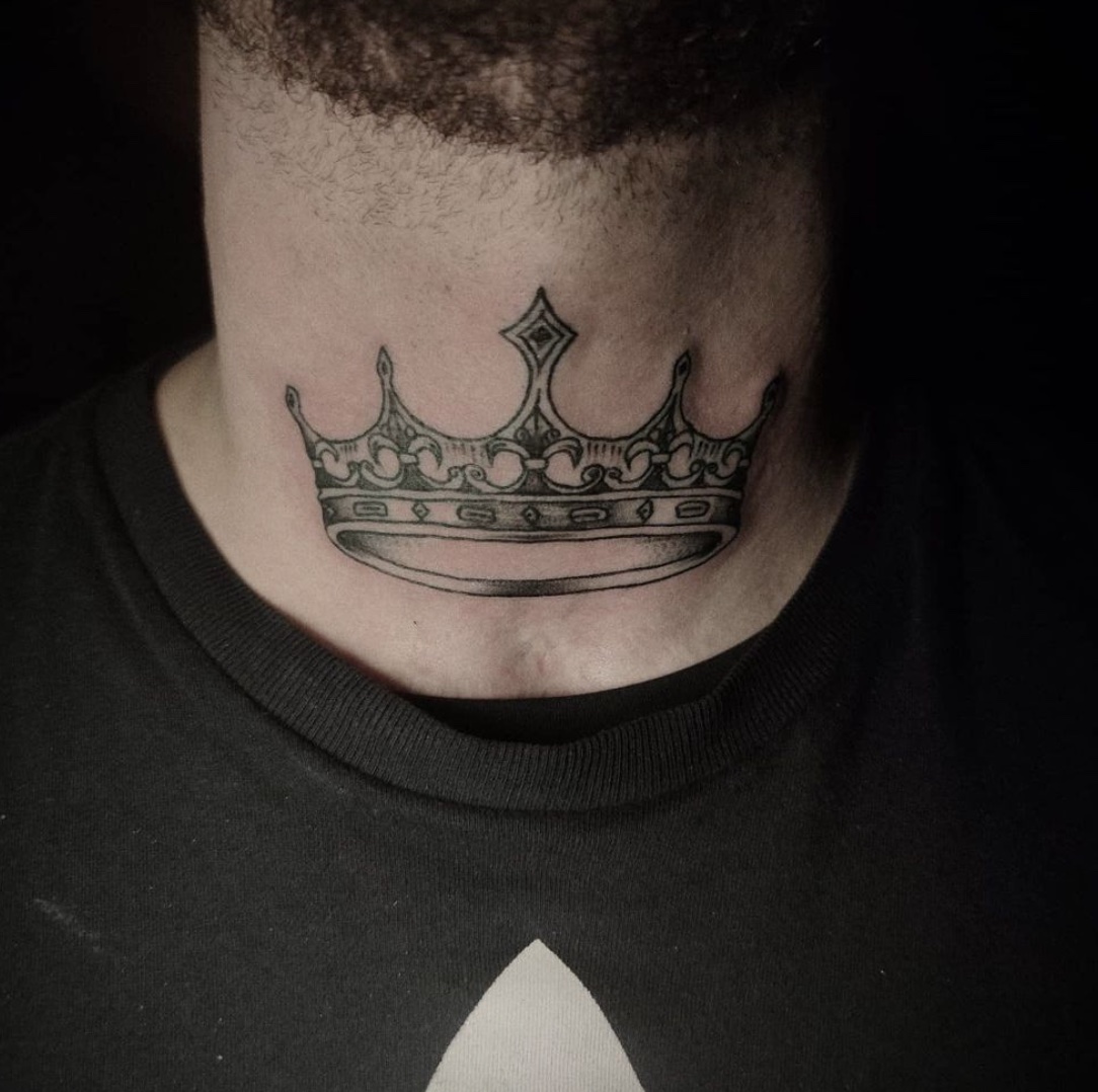 middle neck tattoos for men 0028