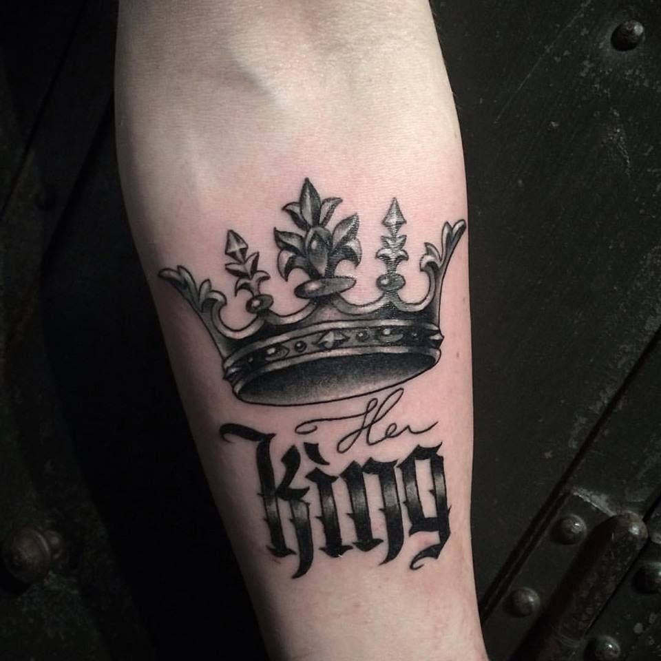 popular Crown tattoo ideas for men