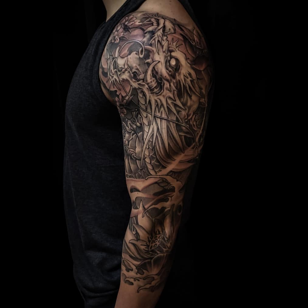 quarter sleeve tattoos for men 0014