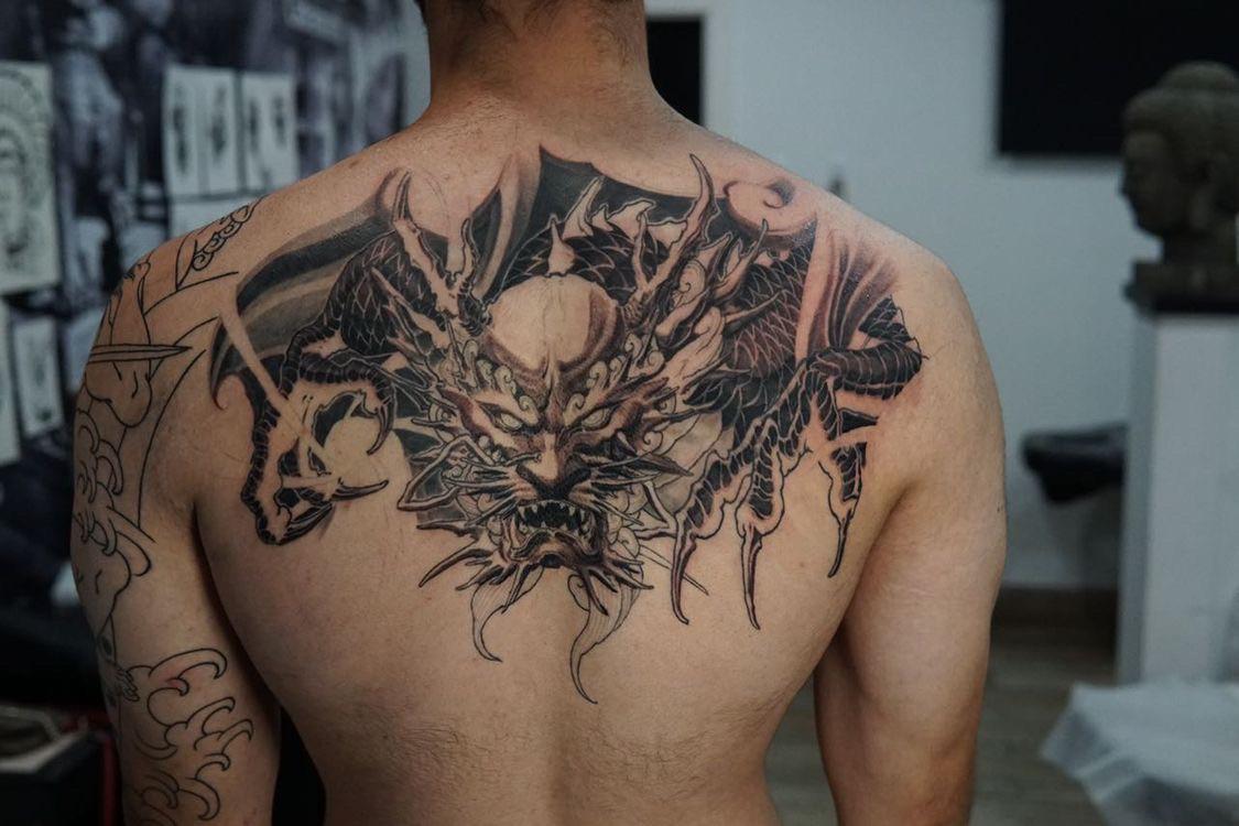 shoulder tattoos for men dragon 0033