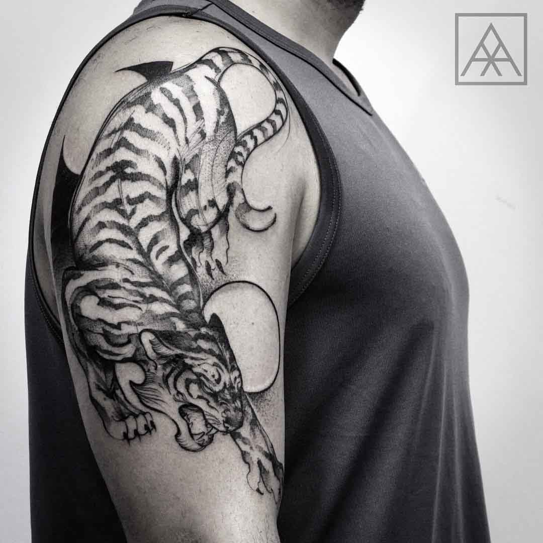 shoulder tattoos for men 0022