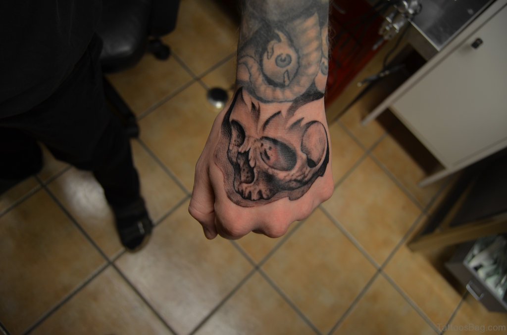 skull hand tattoos for men 0054