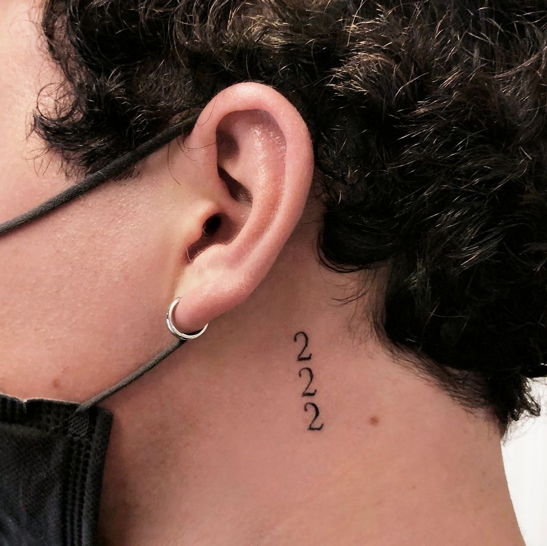 small neck tattoos for men 0023