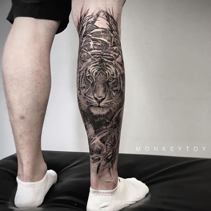 thigh tattoos for men 0078