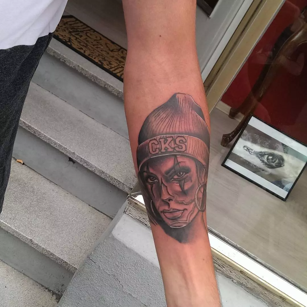 traditional gangster tattoos for men