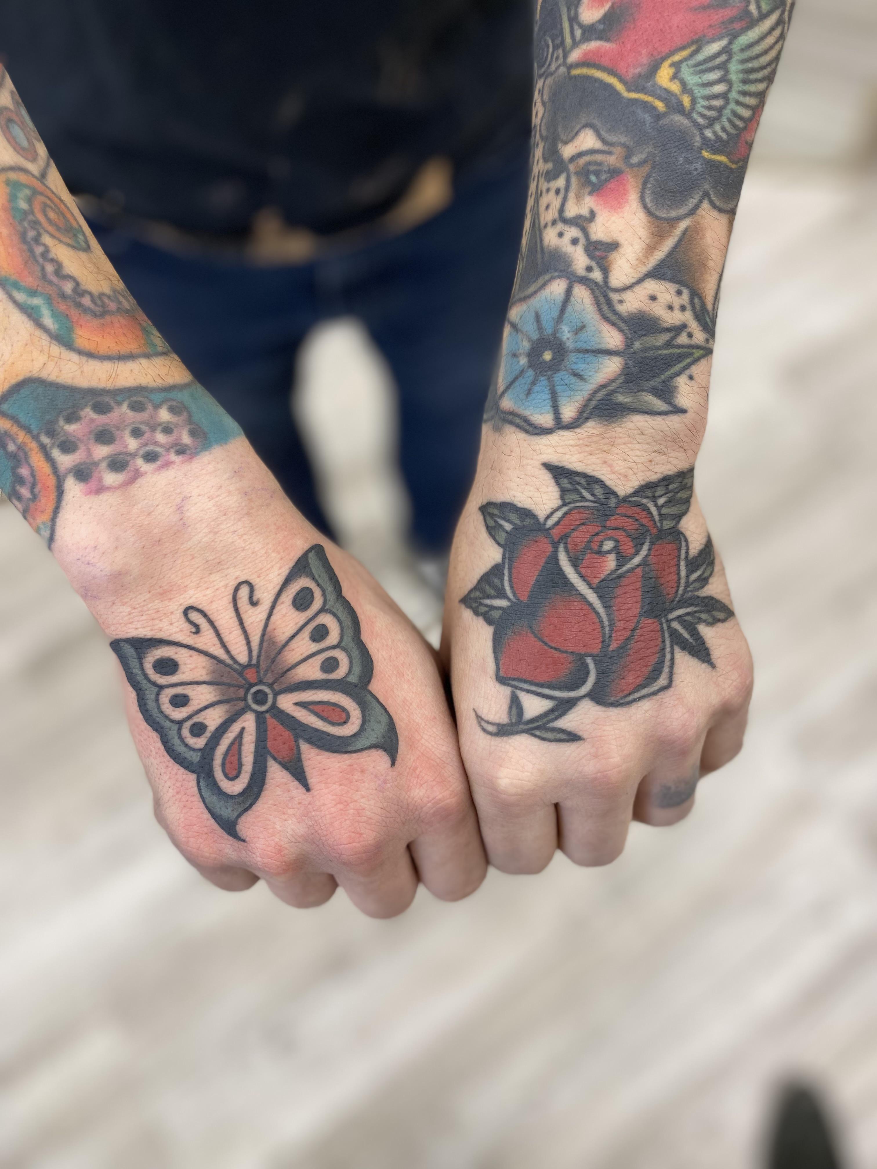 traditional hand tattoos for men 0036