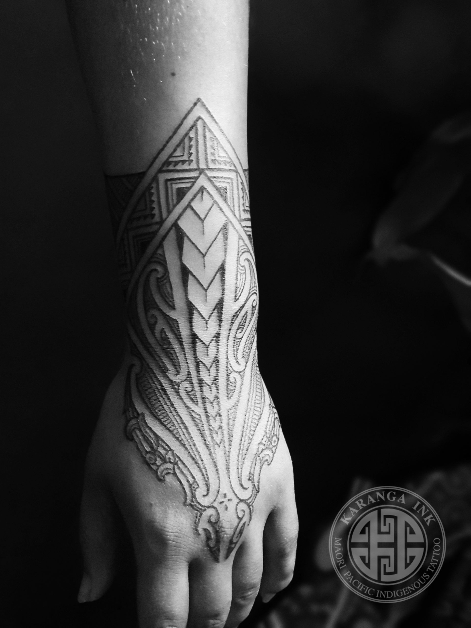 traditional hand tattoos for men 0060