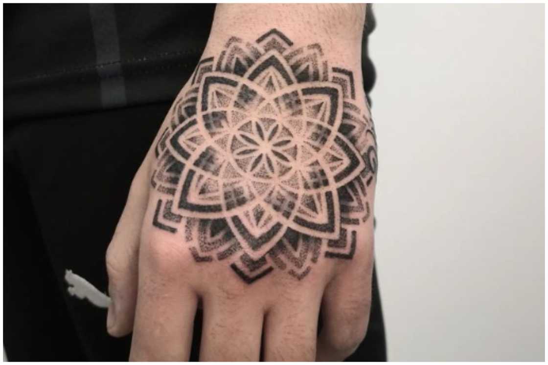 traditional hand tattoos for men 0066