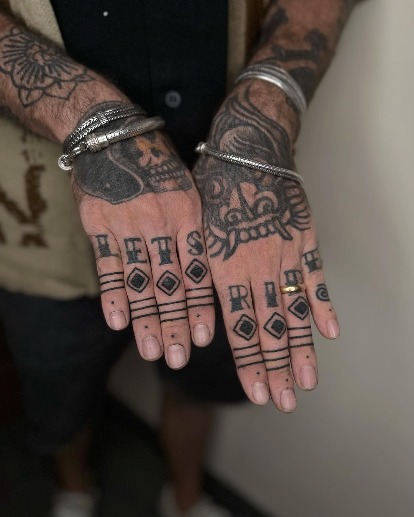 tribal hand tattoos for men 0020