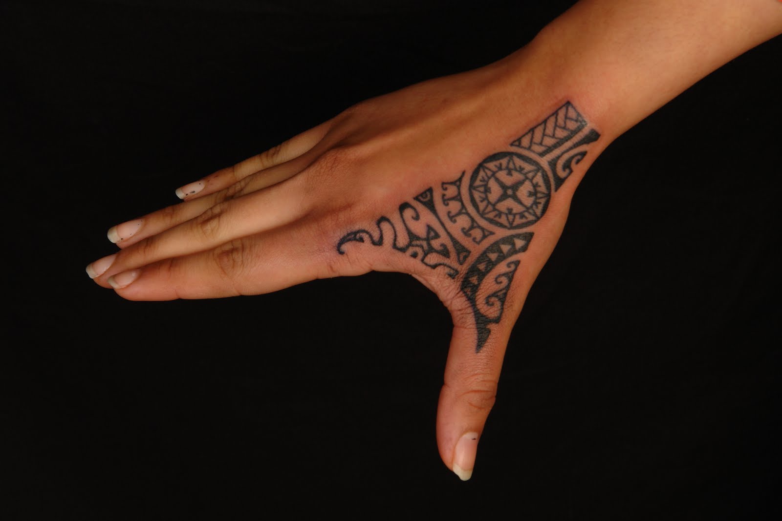 tribal hand tattoos for men 0061